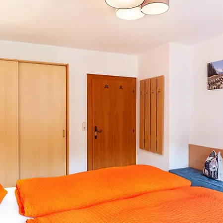 Haus Alpenheim 3 *