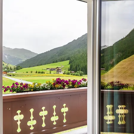 Haus Alpenheim 3 *