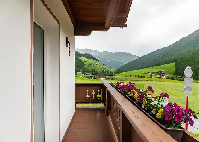 Haus Alpenheim 3 *